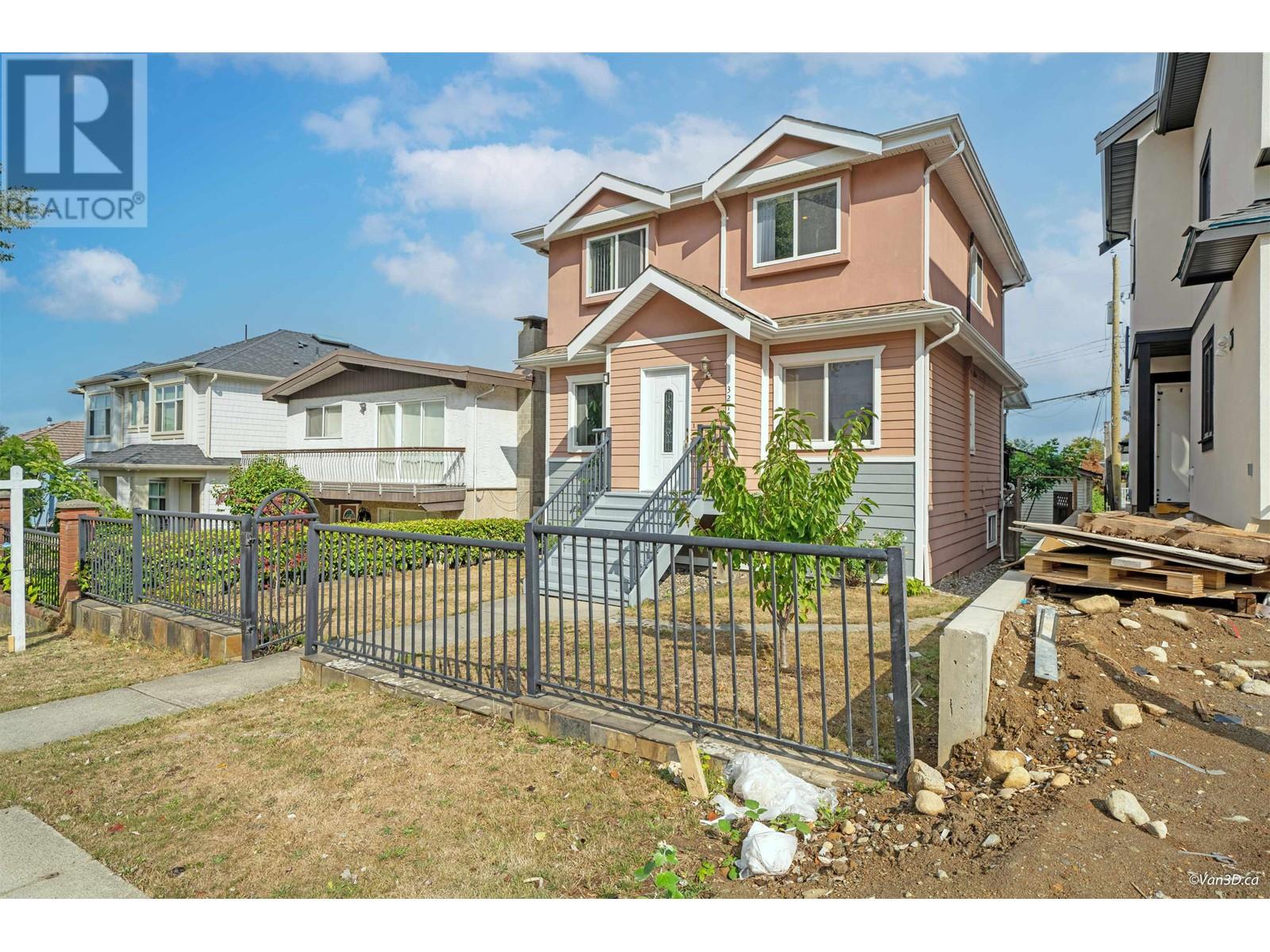 3217 E 29th Avenue, Vancouver, British Columbia  V5R 1W4 - Photo 2 - R2810840