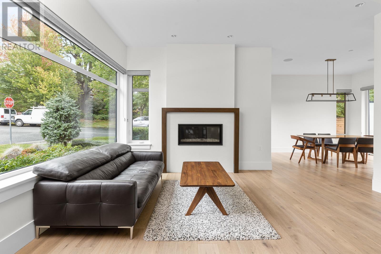 2008 W 58th Avenue, Vancouver, British Columbia  V6P 1X4 - Photo 5 - R2811081