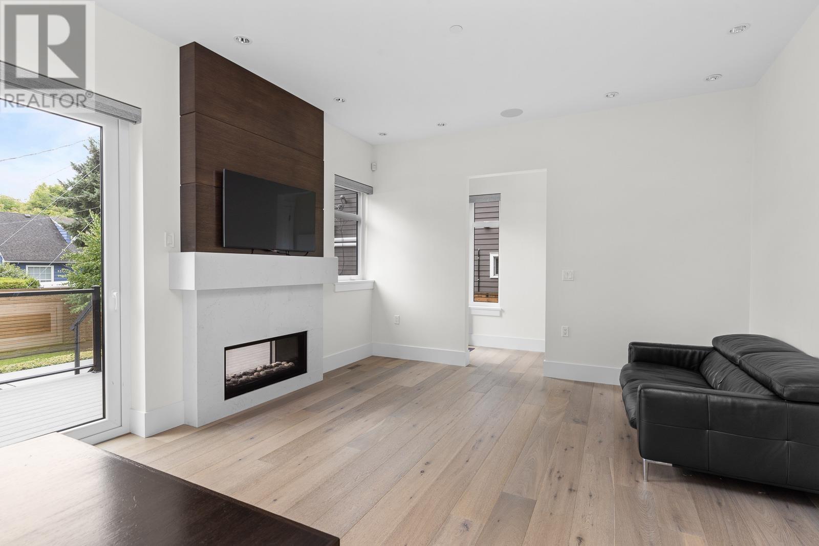 2008 W 58th Avenue, Vancouver, British Columbia  V6P 1X4 - Photo 14 - R2811081