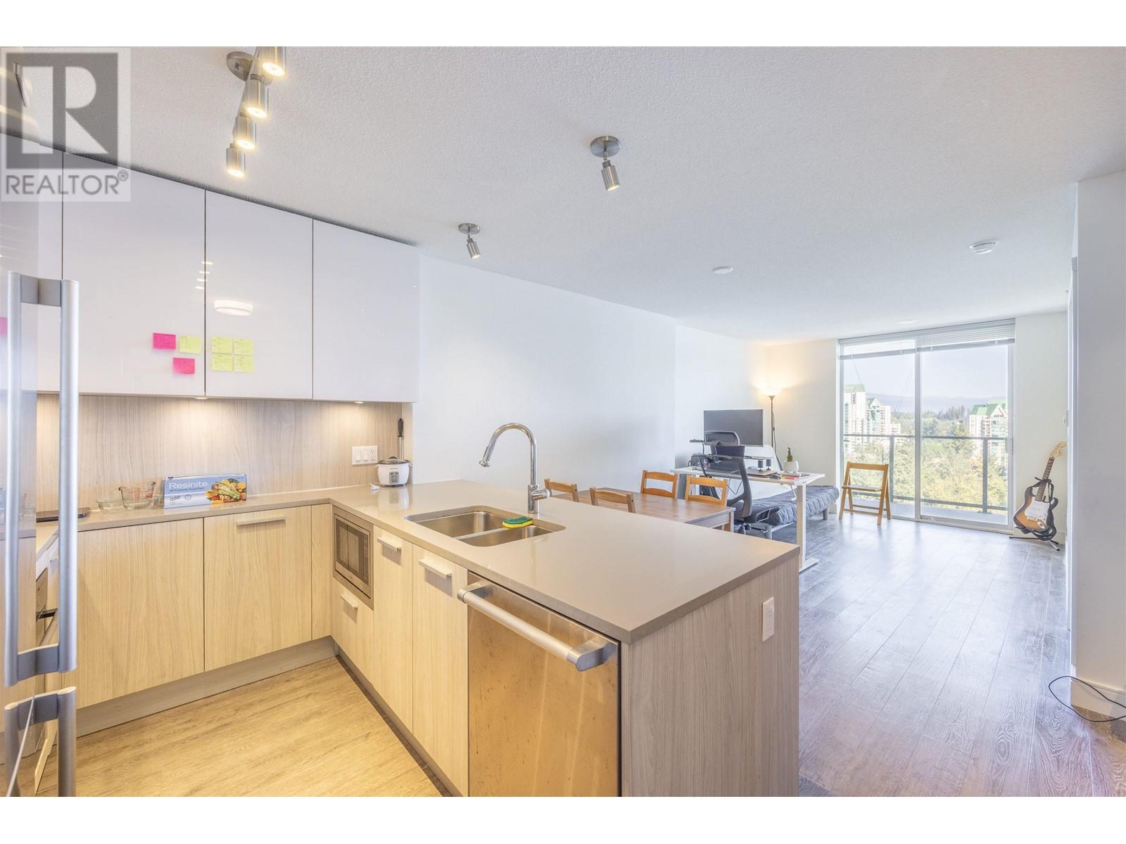 1903 3007 Glen Drive, Coquitlam, British Columbia  V3B 0L8 - Photo 2 - R2811349