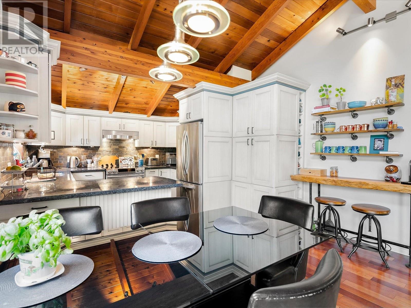 9359 Emerald Drive, Whistler, British Columbia  V8E 0G5 - Photo 4 - R2811440