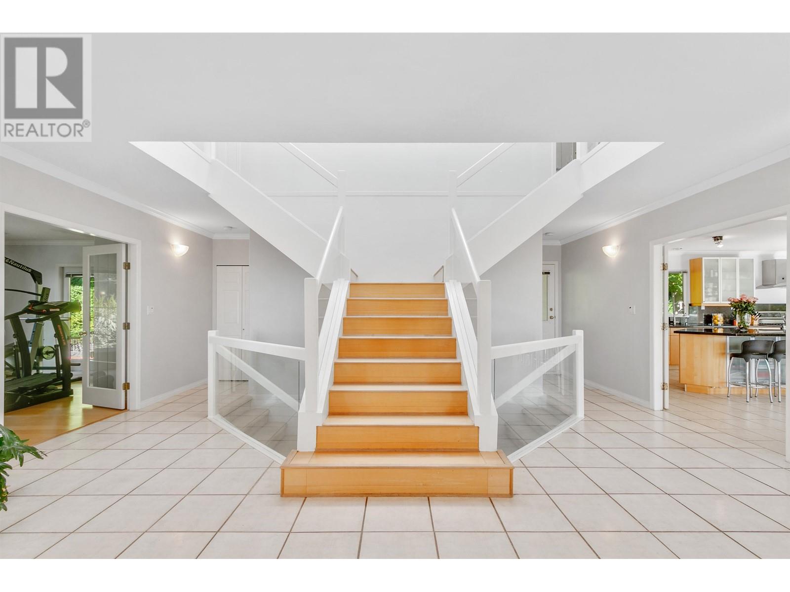 530 Craigmohr Drive, West Vancouver, British Columbia  V7S 1W6 - Photo 3 - R2811021