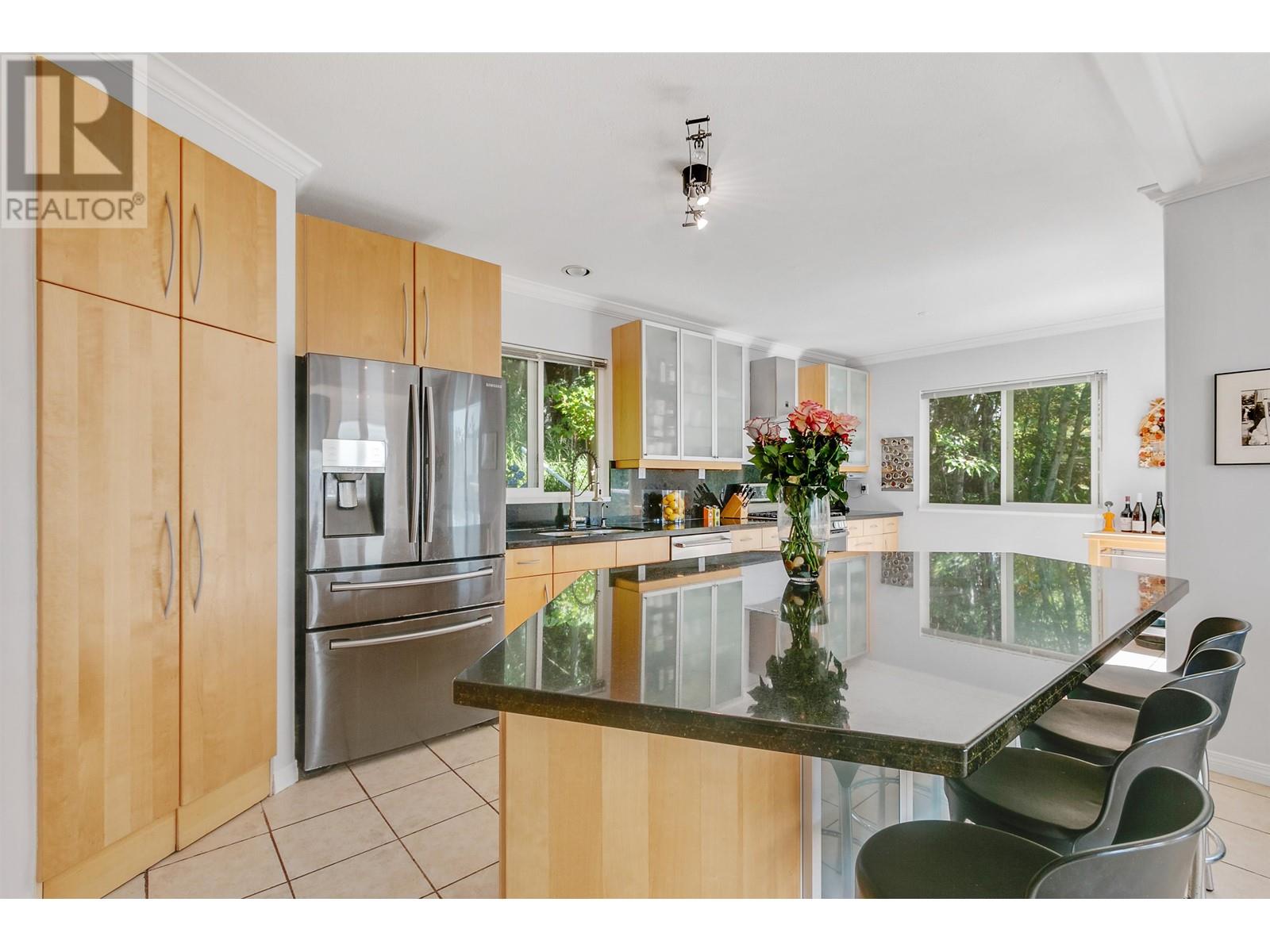 530 Craigmohr Drive, West Vancouver, British Columbia  V7S 1W6 - Photo 4 - R2811021