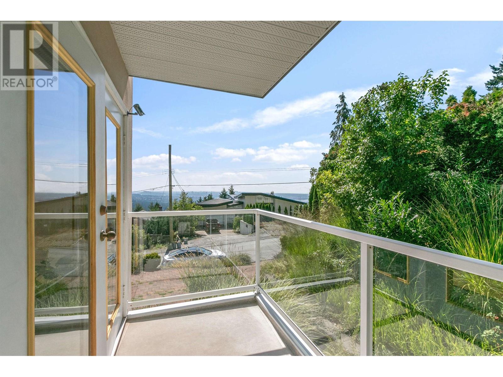 530 Craigmohr Drive, West Vancouver, British Columbia  V7S 1W6 - Photo 14 - R2811021