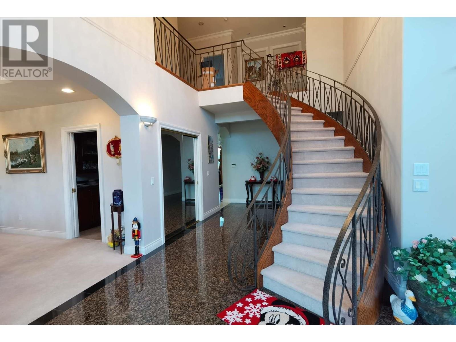 3076 Plateau Boulevard, Coquitlam, British Columbia  V3E 2Y7 - Photo 7 - R2810143