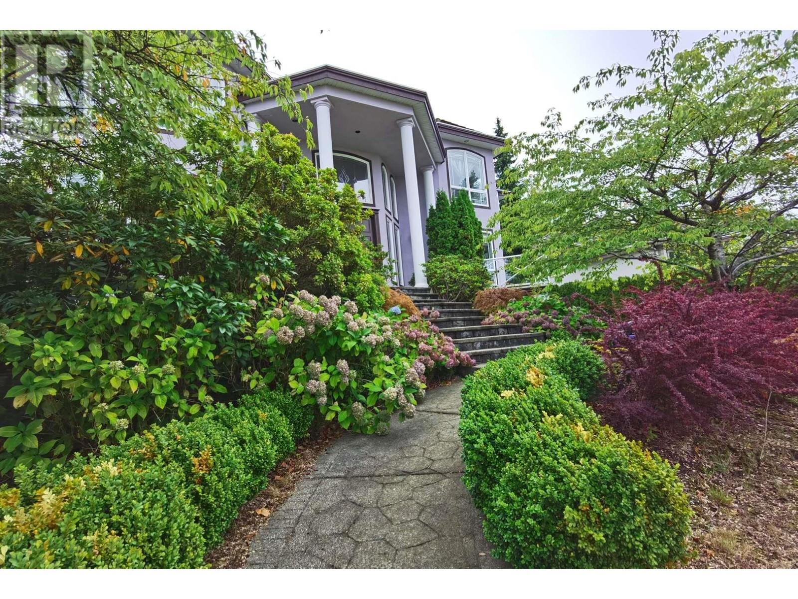 3076 Plateau Boulevard, Coquitlam, British Columbia  V3E 2Y7 - Photo 4 - R2810143