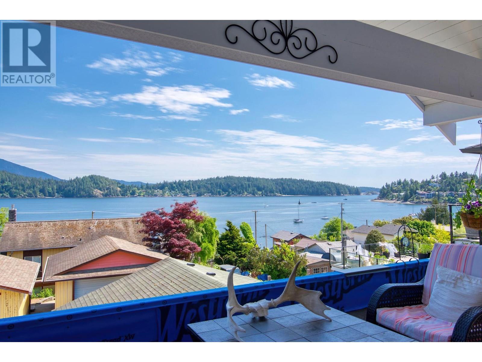 616 Seaview Road, Gibsons, British Columbia  V0N 1V9 - Photo 16 - R2811405