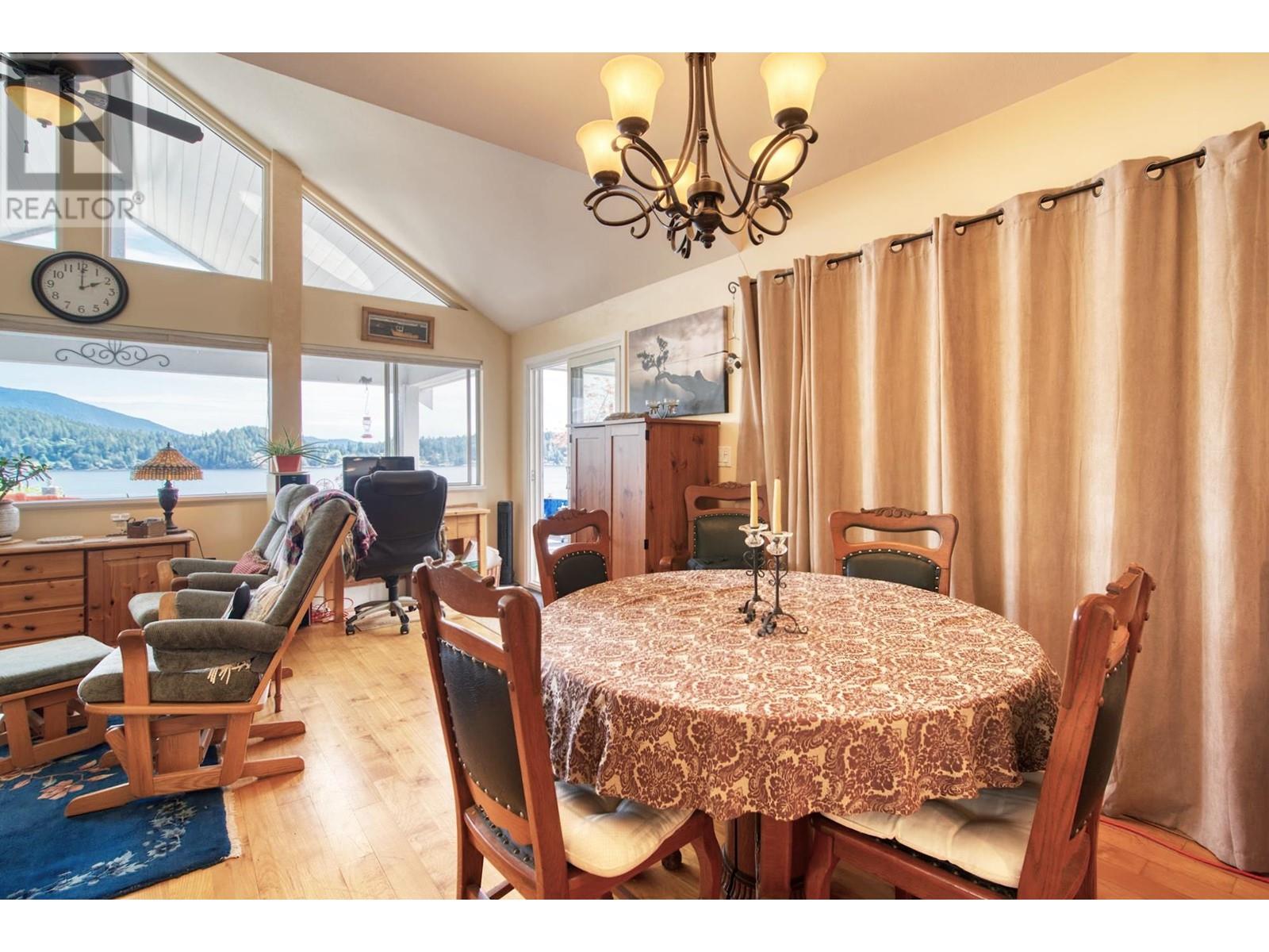 616 Seaview Road, Gibsons, British Columbia  V0N 1V9 - Photo 21 - R2811405