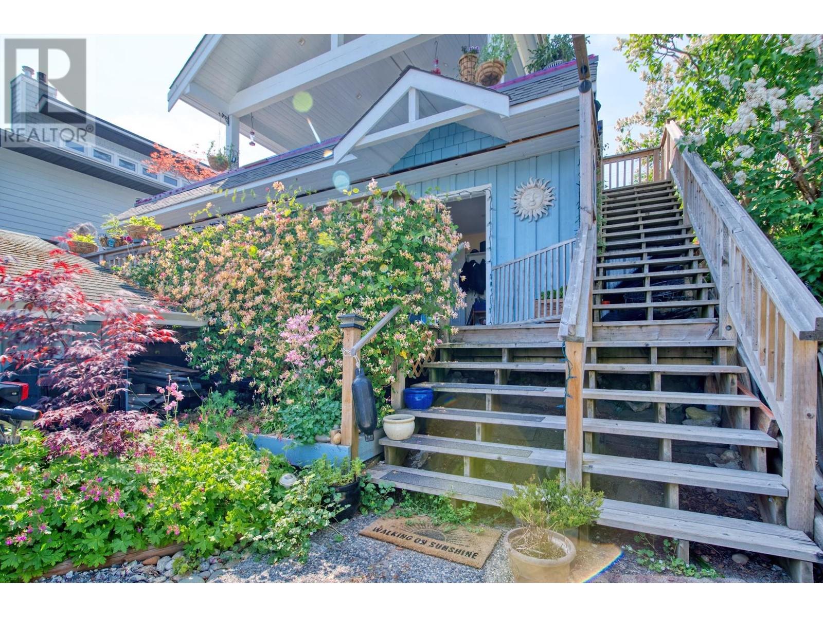 616 Seaview Road, Gibsons, British Columbia  V0N 1V9 - Photo 40 - R2811405