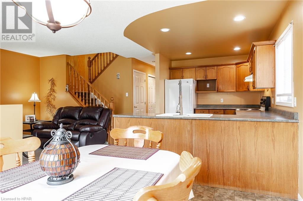 142 Walsh Street, Stratford, Ontario  N5A 7X7 - Photo 9 - 40476281