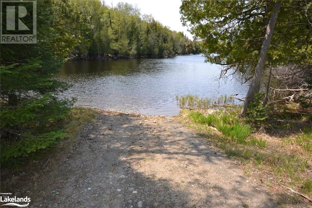 0 BETWEEN LAKES Trail, haliburton, Ontario