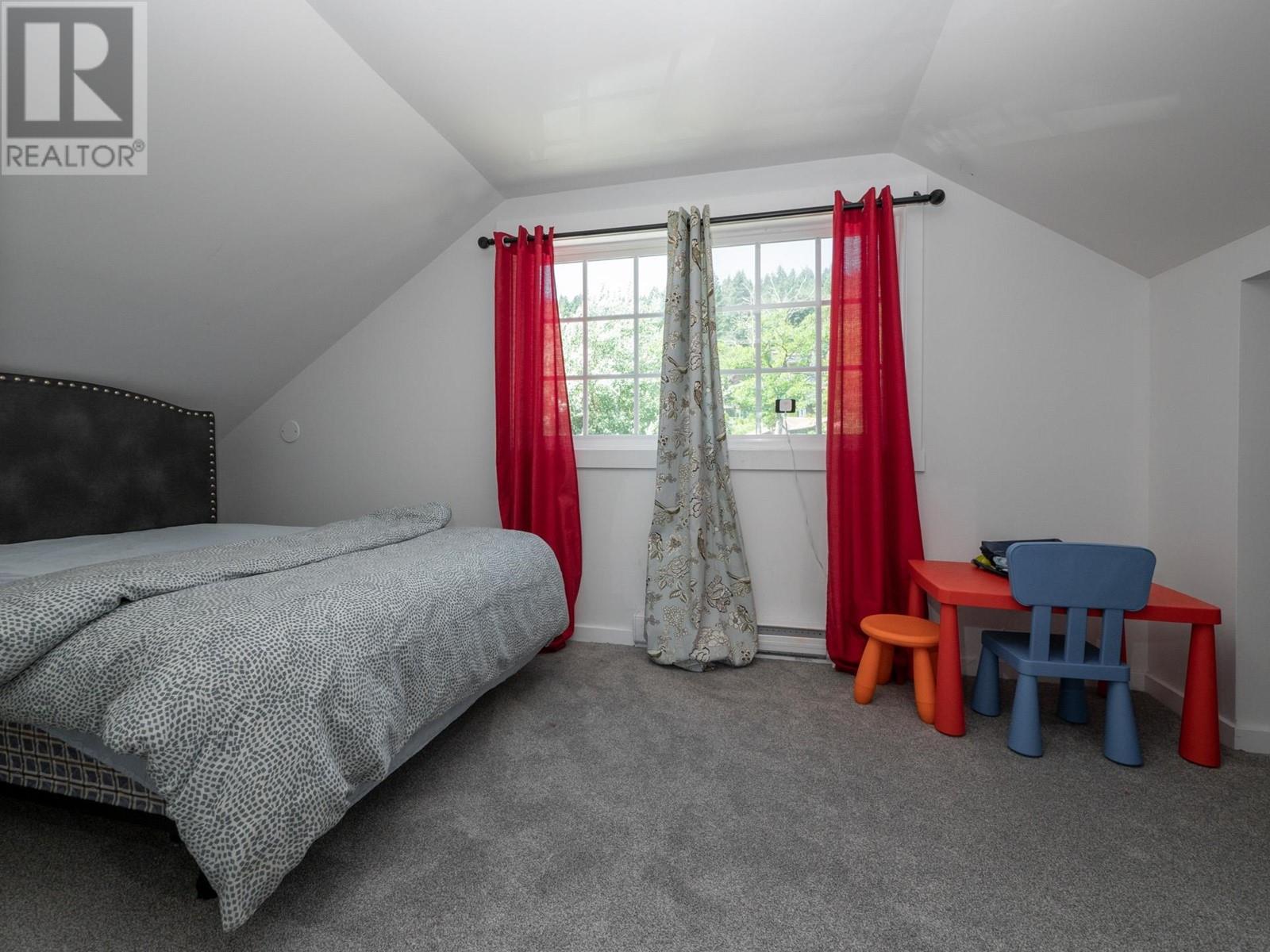 430 Aldersprings Road, Gibsons, British Columbia  V0N 1V0 - Photo 10 - R2811456