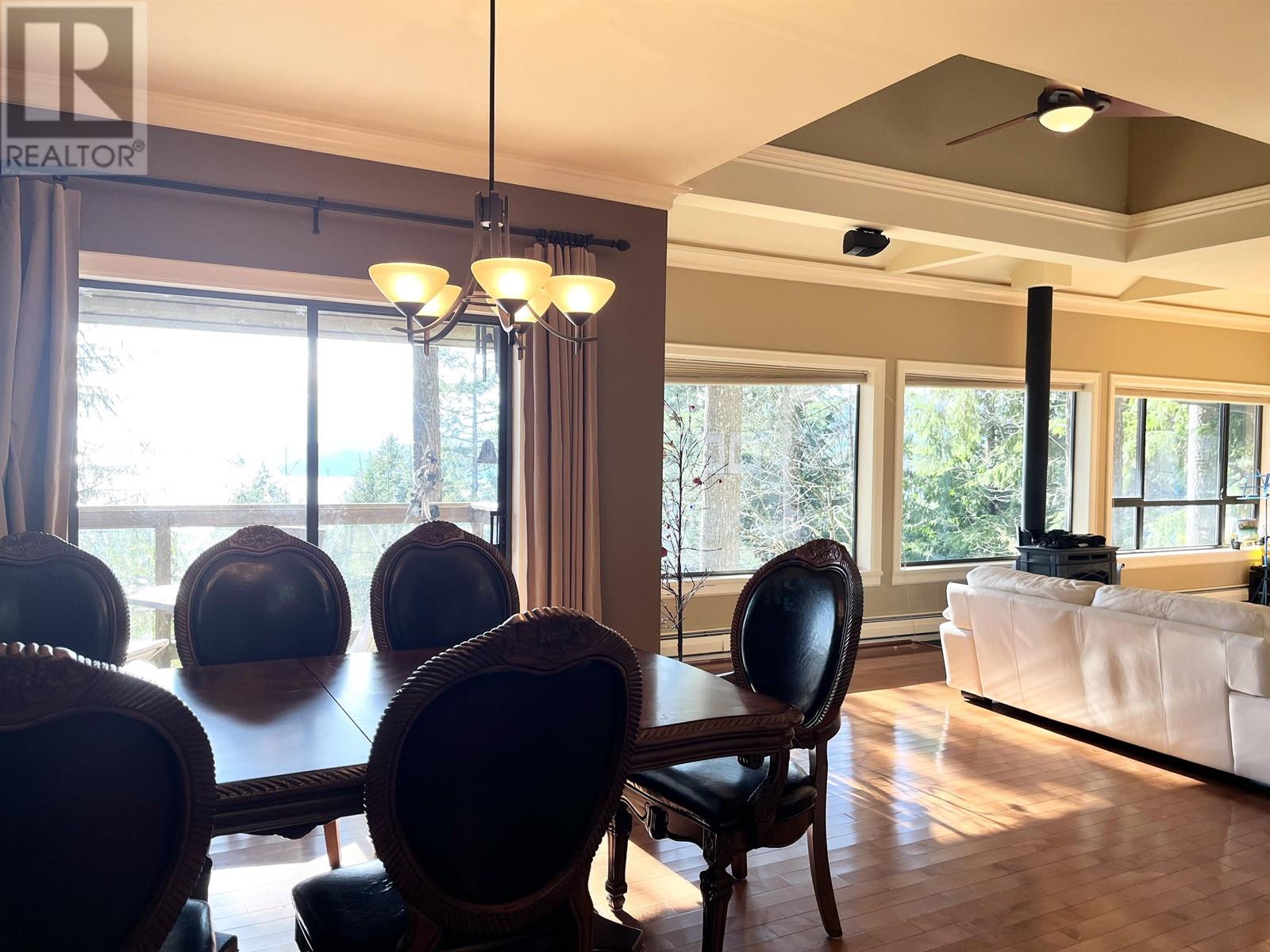 380 Mountain Drive, Lions Bay, British Columbia  V0N 2E0 - Photo 8 - R2811568