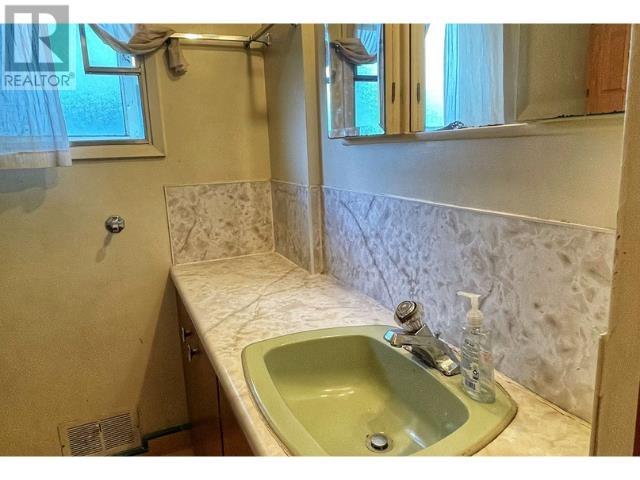 5915 Keith Street, Burnaby, British Columbia  V5J 3C8 - Photo 11 - R2811613