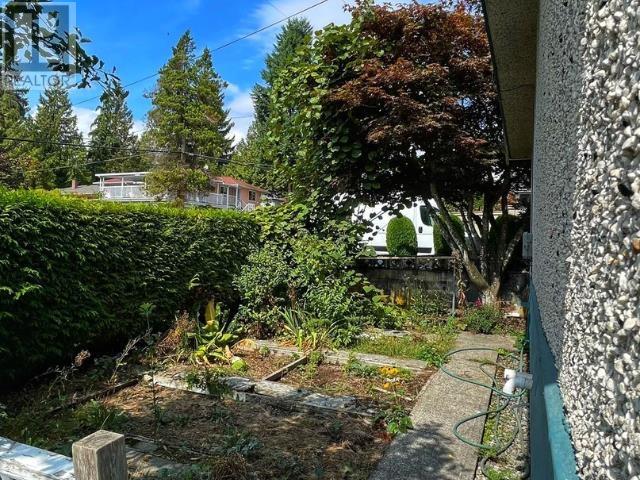 5915 Keith Street, Burnaby, British Columbia  V5J 3C8 - Photo 7 - R2811613