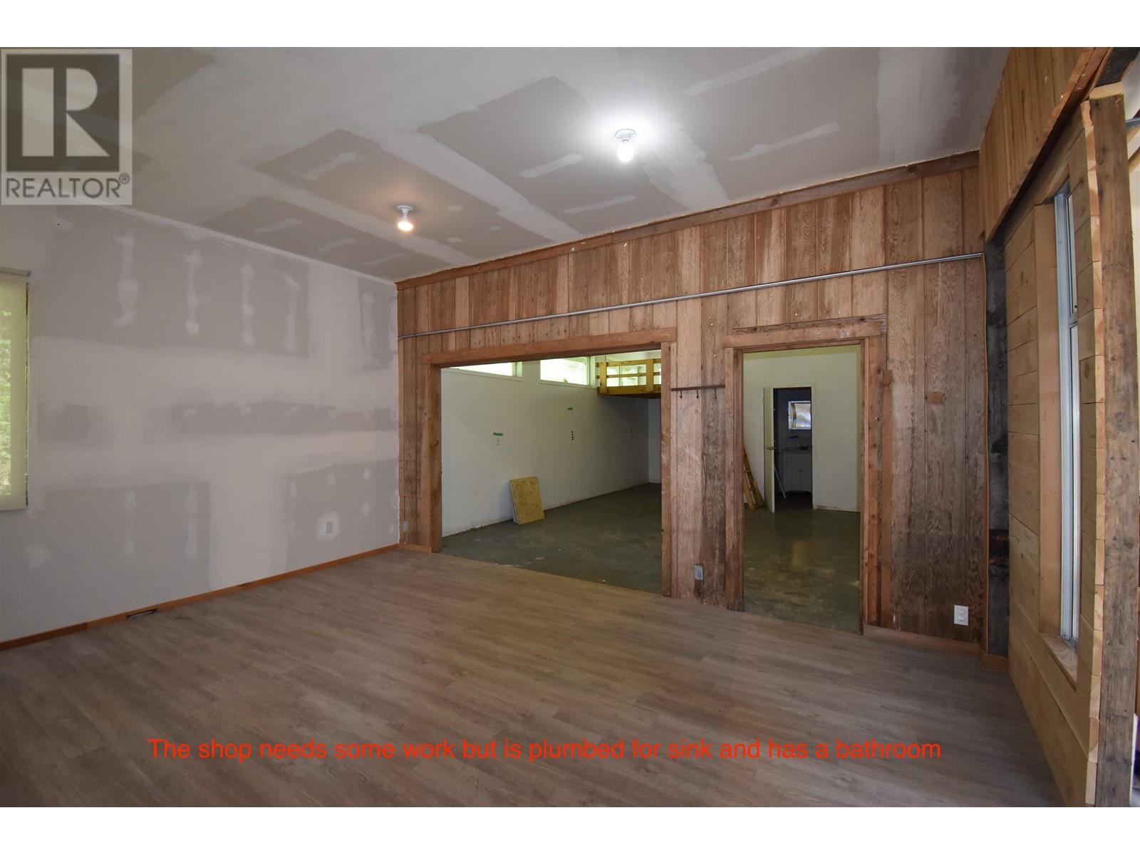 916 North Road, Gibsons, British Columbia  V0N 1V7 - Photo 28 - R2798418