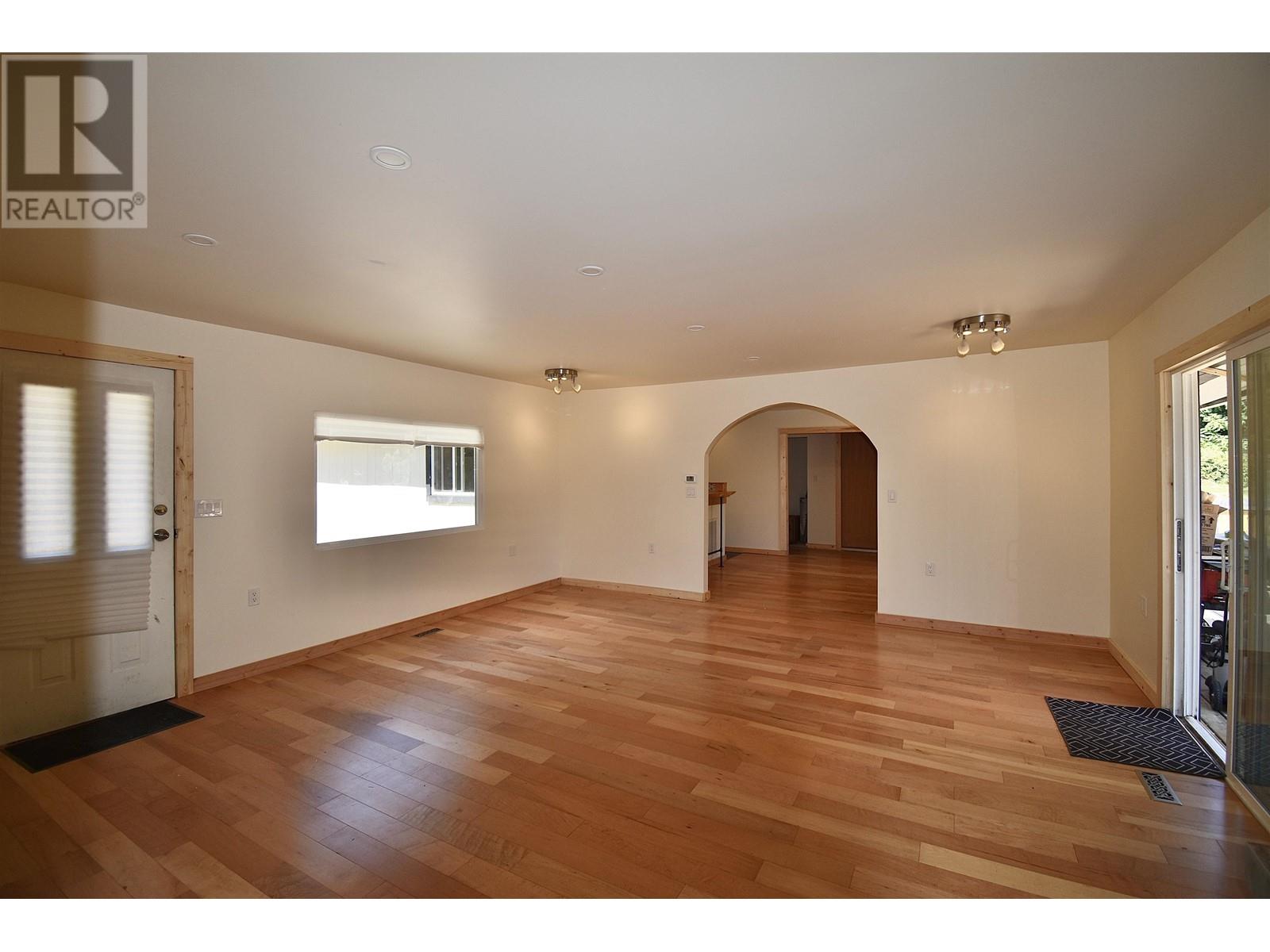 916 North Road, Gibsons, British Columbia  V0N 1V7 - Photo 16 - R2798418