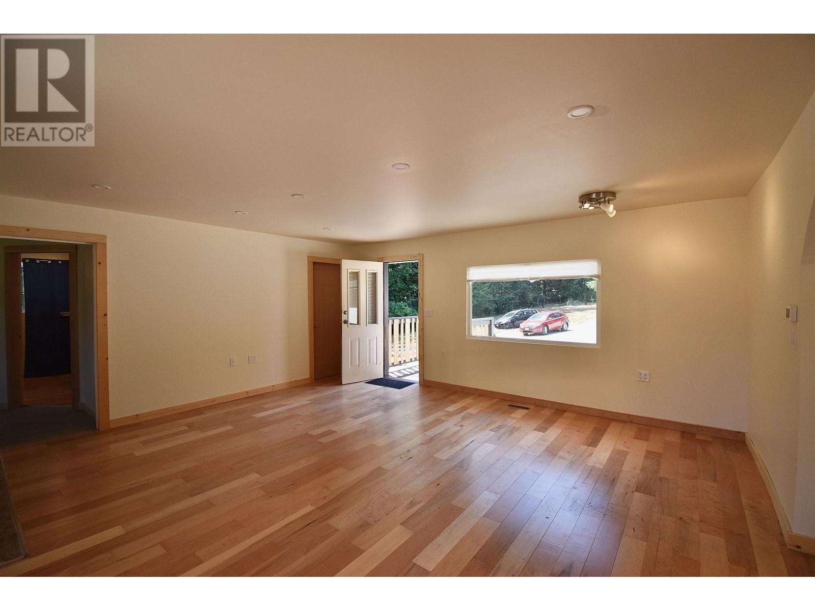 916 North Road, Gibsons, British Columbia  V0N 1V7 - Photo 14 - R2798418
