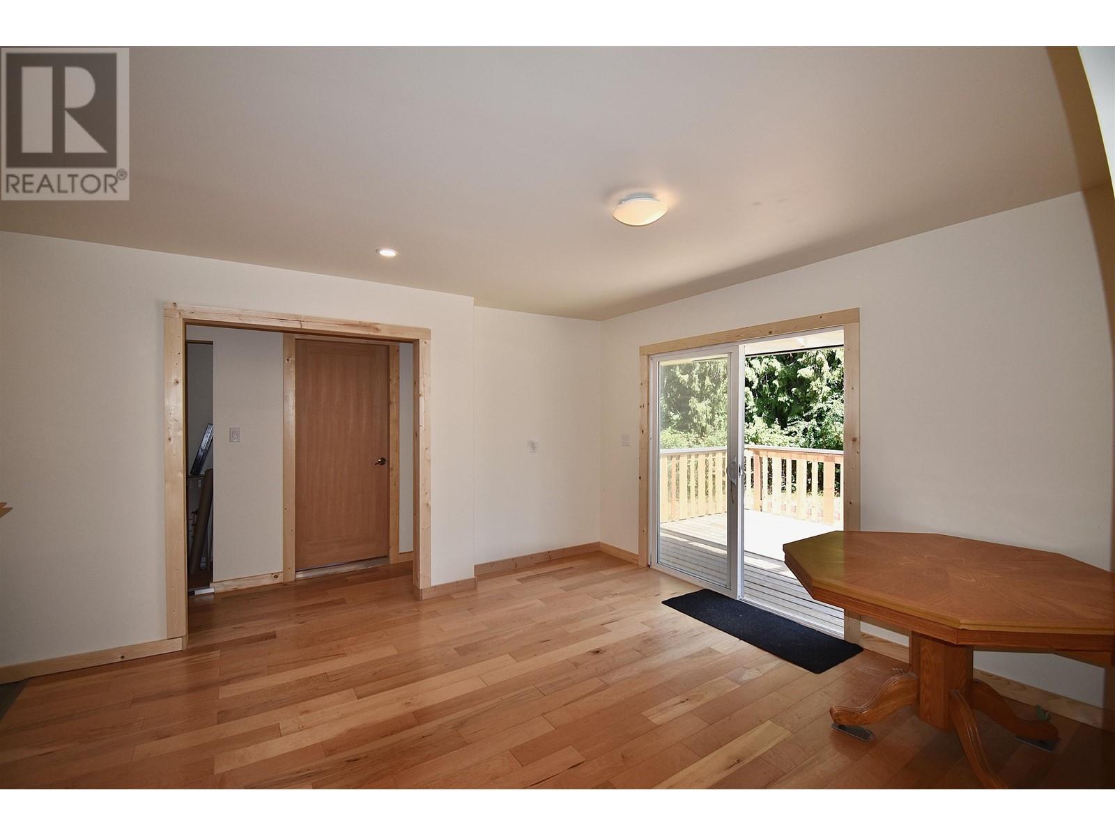 916 North Road, Gibsons, British Columbia  V0N 1V7 - Photo 13 - R2798418
