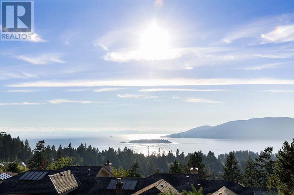 5482 MEADFEILD LANE, west vancouver, British Columbia
