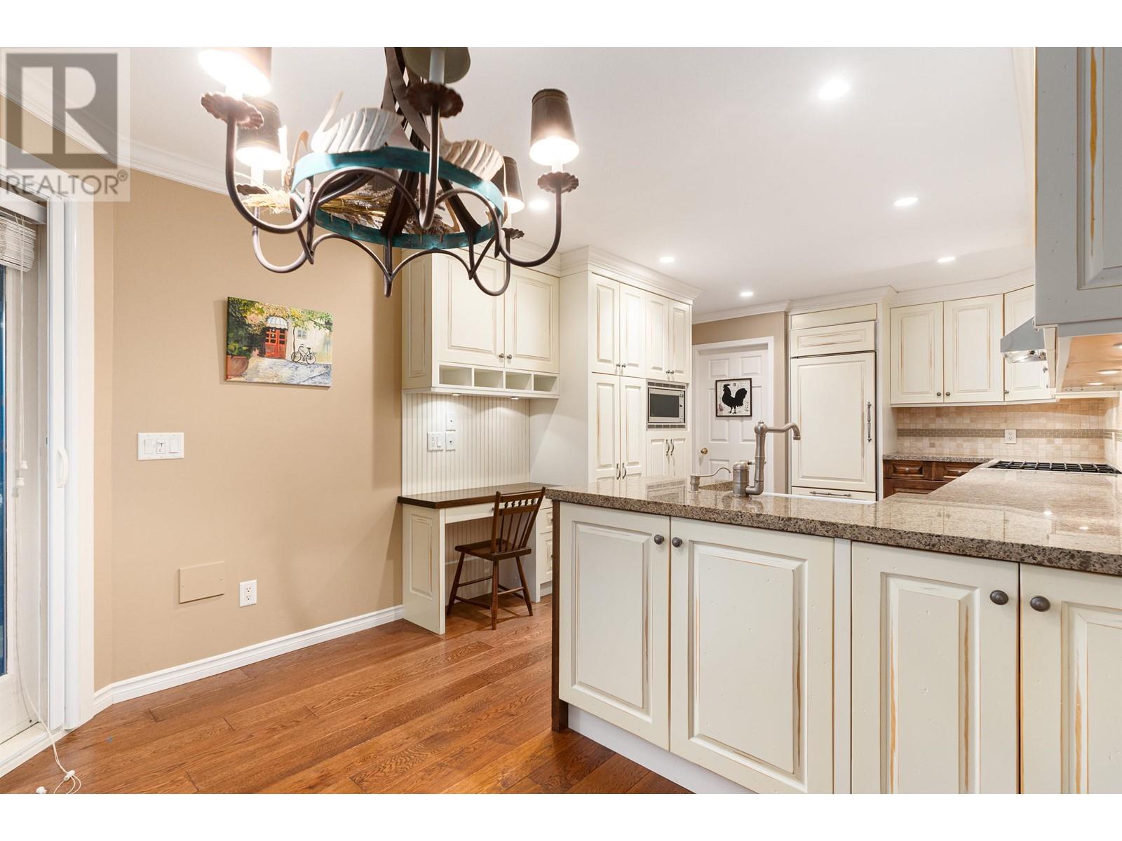 5482 Meadfeild Lane, West Vancouver, British Columbia  V7W 3G3 - Photo 11 - R2811774