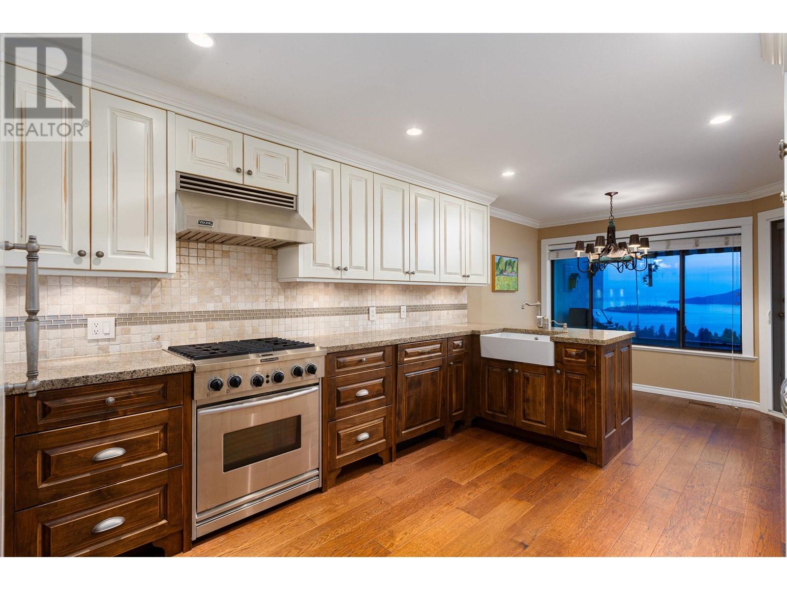 5482 Meadfeild Lane, West Vancouver, British Columbia  V7W 3G3 - Photo 13 - R2811774