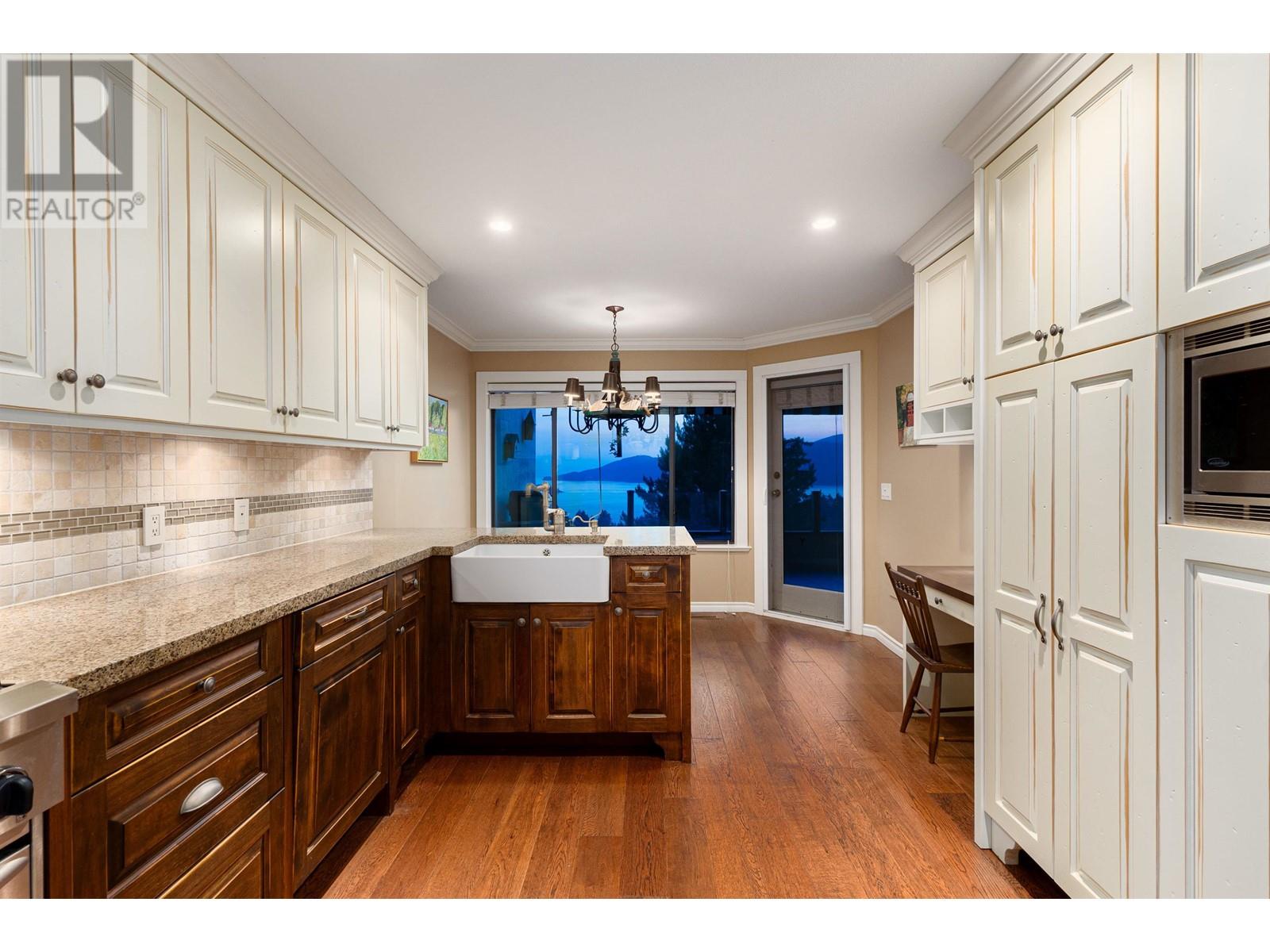 5482 Meadfeild Lane, West Vancouver, British Columbia  V7W 3G3 - Photo 14 - R2811774