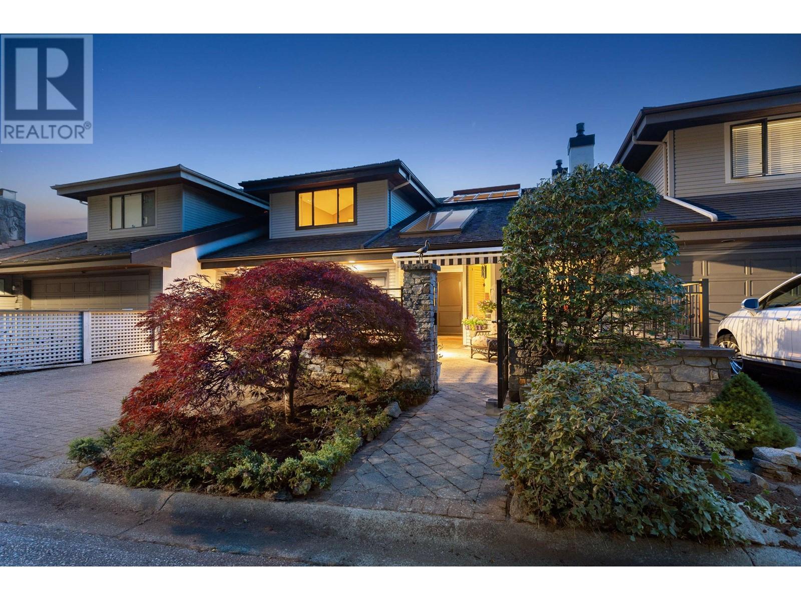 5482 Meadfeild Lane, West Vancouver, British Columbia  V7W 3G3 - Photo 4 - R2811774
