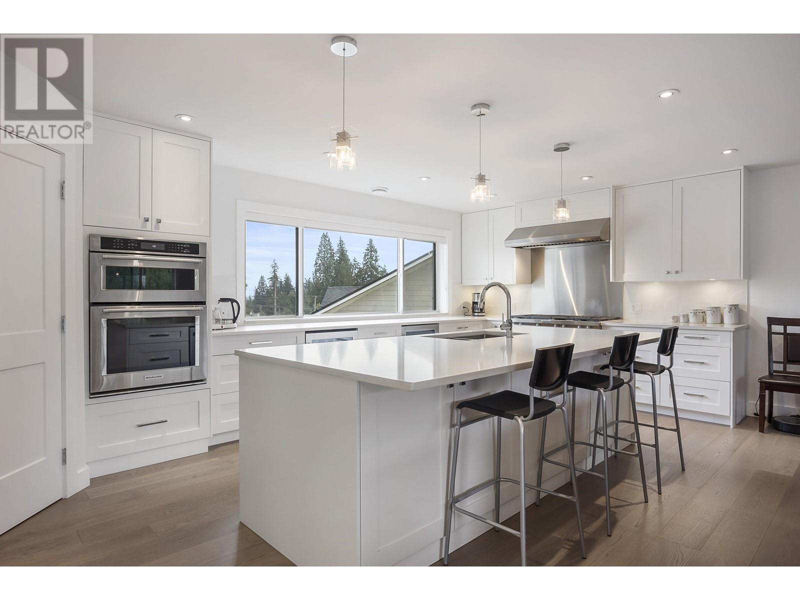 1727 Charland Avenue, Coquitlam, British Columbia  V3K 3L9 - Photo 3 - R2811660