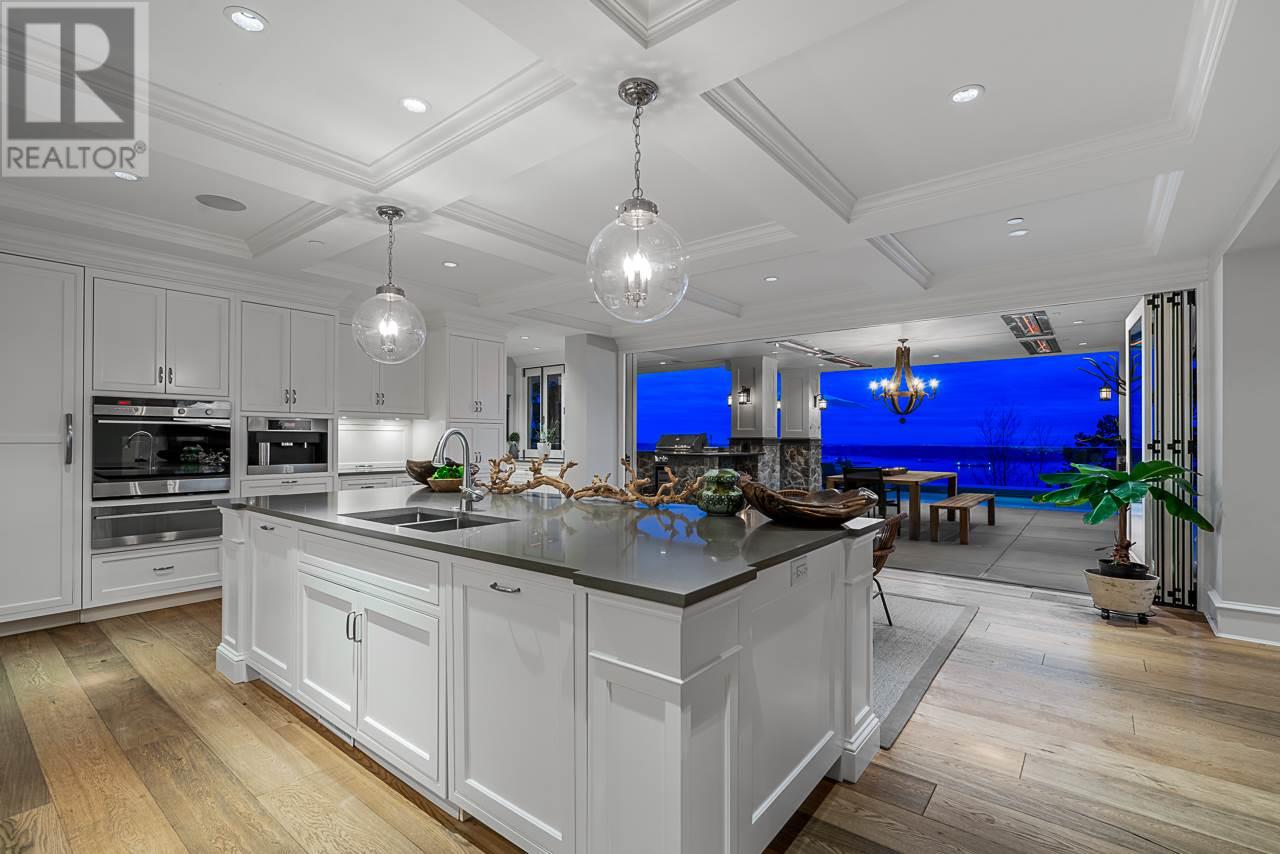 4667 Woodridge Place, West Vancouver, British Columbia  V7S 2X1 - Photo 2 - R2811674