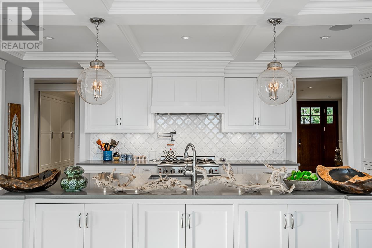 4667 Woodridge Place, West Vancouver, British Columbia  V7S 2X1 - Photo 4 - R2811674