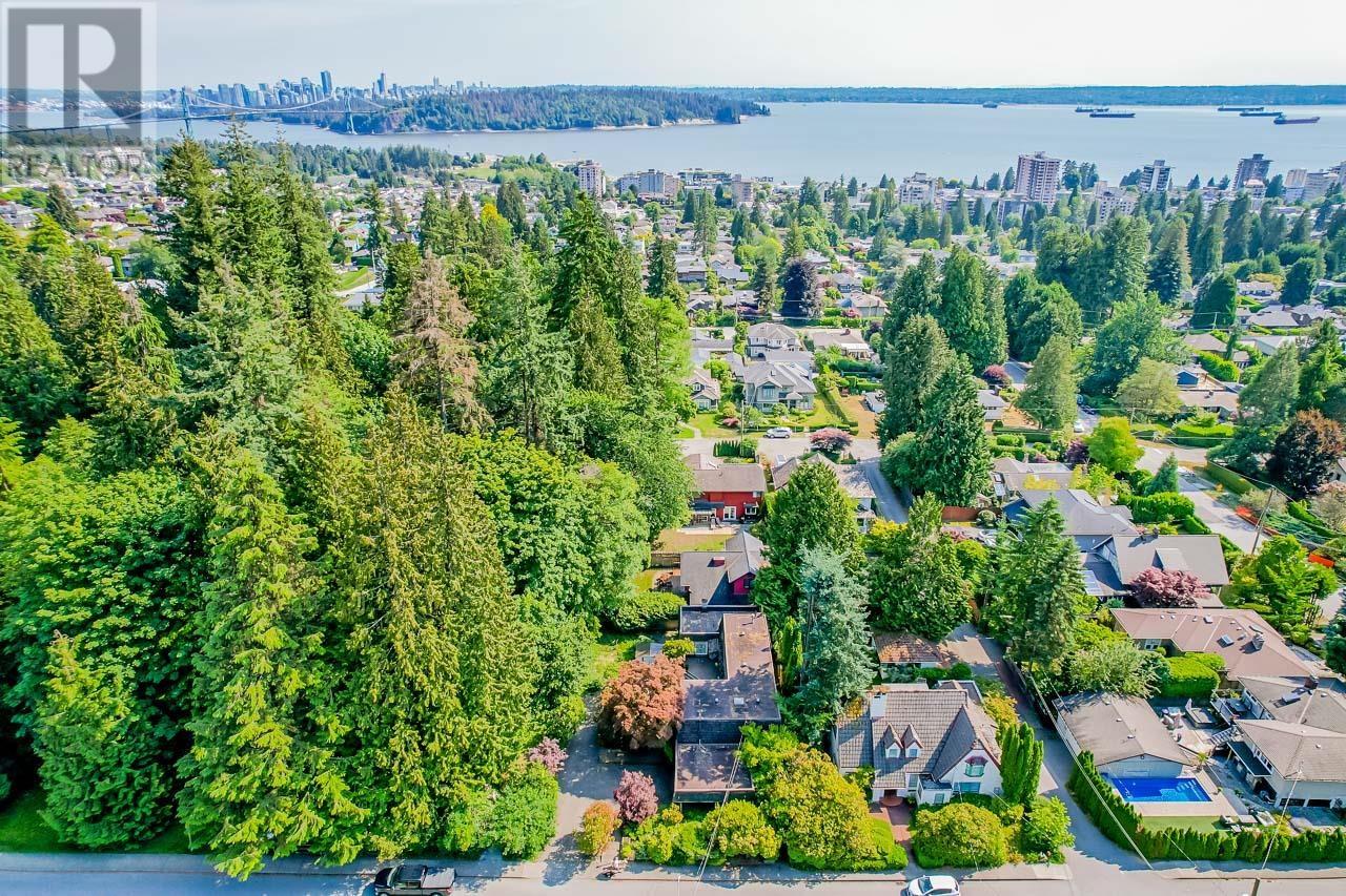 1366 Kings Avenue, West Vancouver, British Columbia  V7T 2C6 - Photo 23 - R2811748
