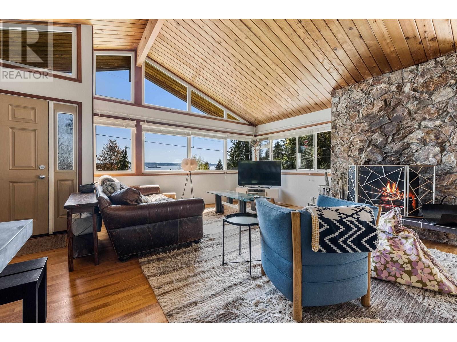 2469 Ottawa Avenue, West Vancouver, British Columbia  V7V 2T2 - Photo 4 - R2811159