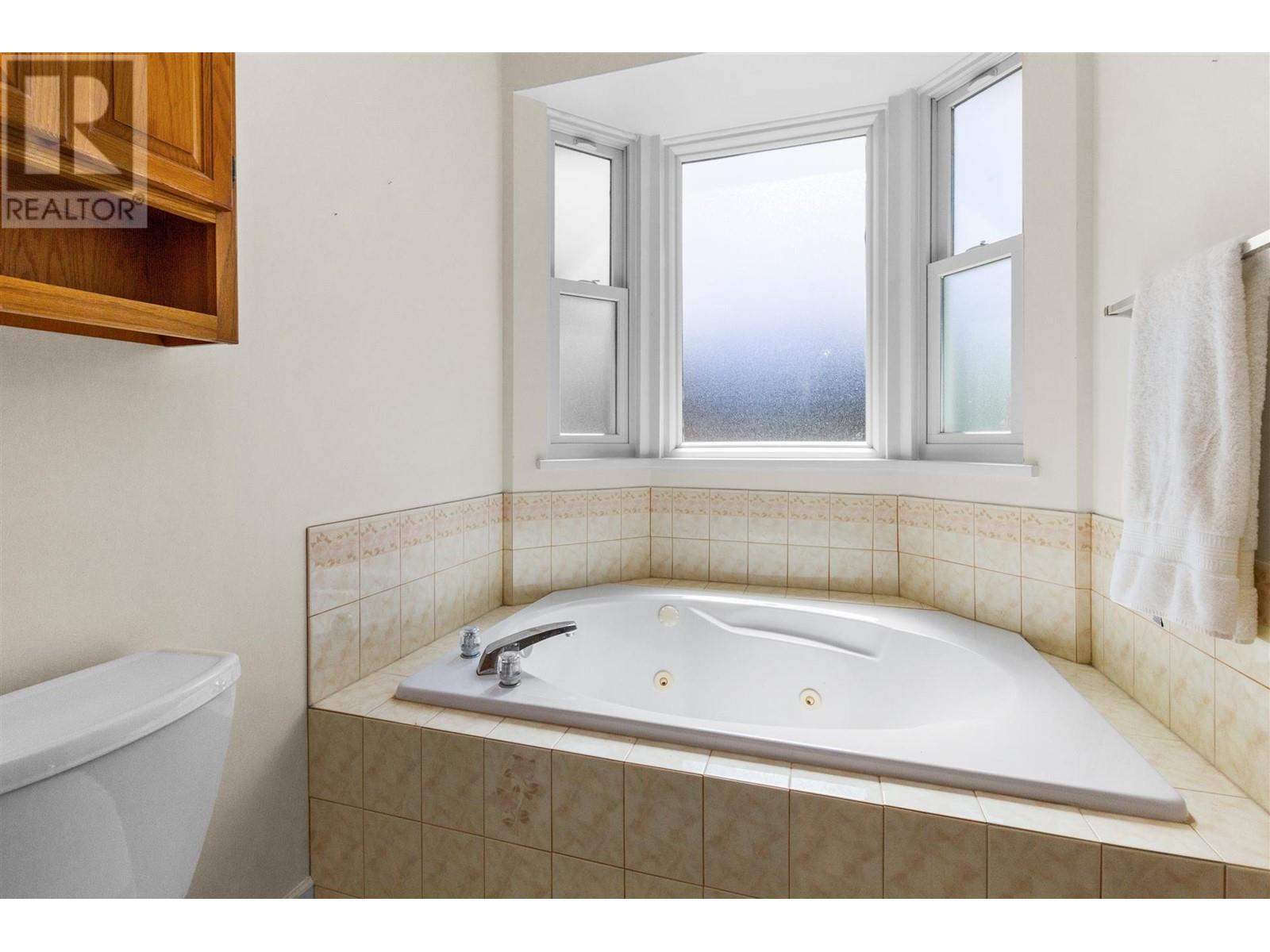 21948 126 Avenue, Maple Ridge, British Columbia  V2X 0V5 - Photo 19 - R2811970