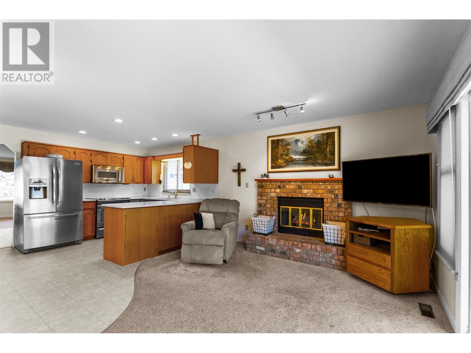 21948 126 Avenue, Maple Ridge, British Columbia  V2X 0V5 - Photo 5 - R2811970