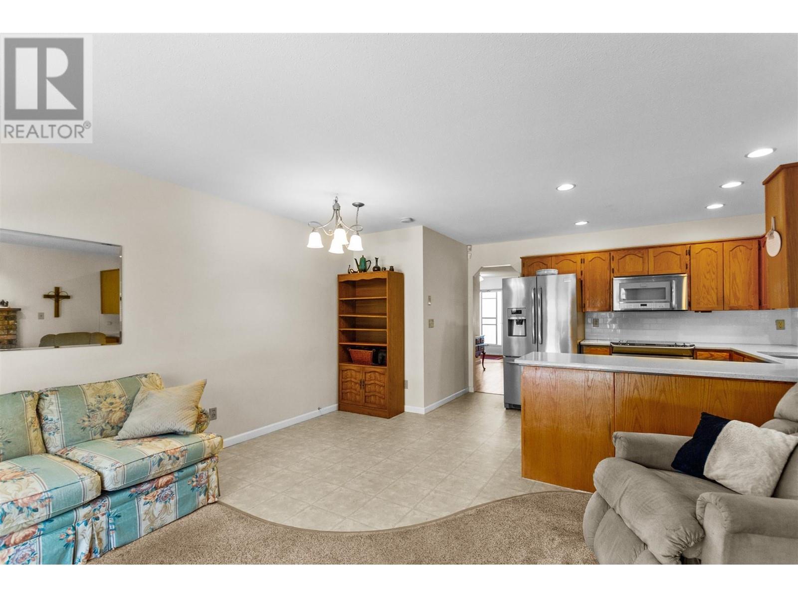 21948 126 Avenue, Maple Ridge, British Columbia  V2X 0V5 - Photo 6 - R2811970