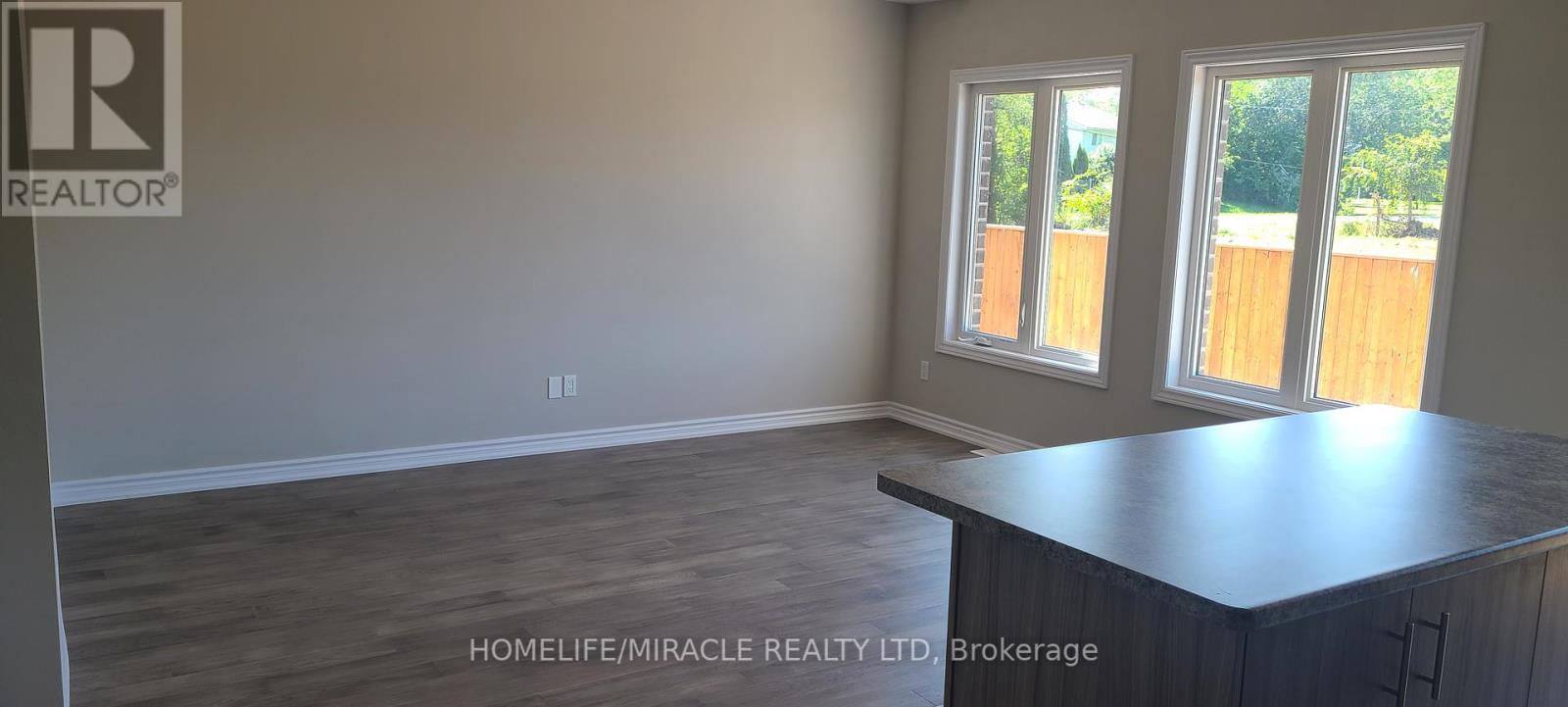 17 Renfrew Tr, Welland, Ontario  L3C 0K2 - Photo 4 - X6790646