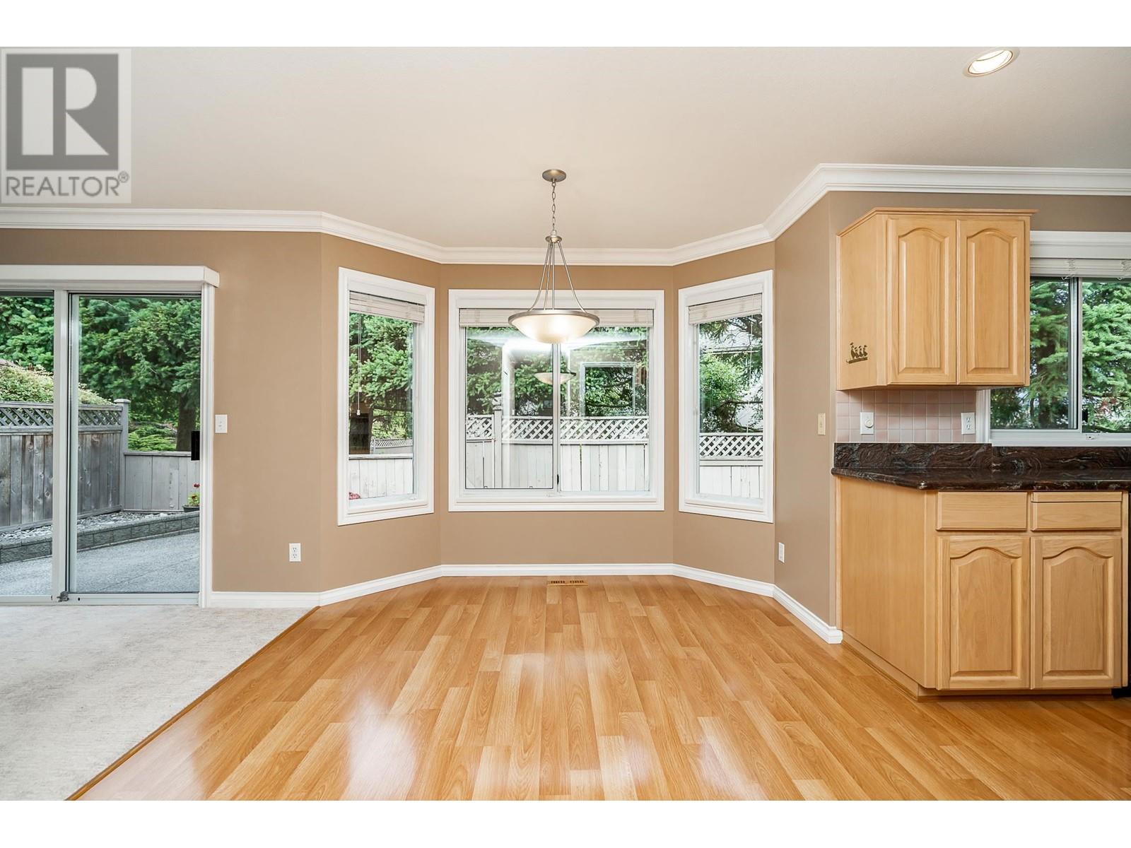 445a Bromley Street, Coquitlam, British Columbia  V3K 6N7 - Photo 2 - R2812069