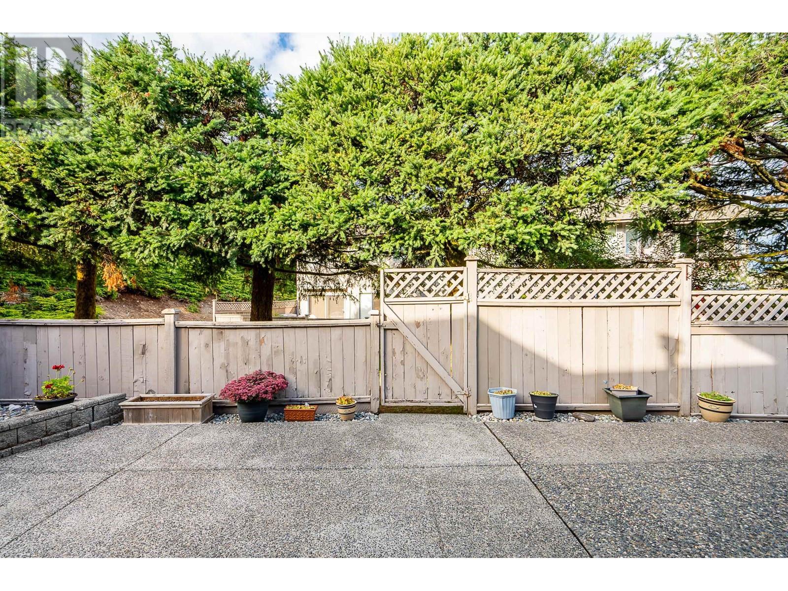 445a Bromley Street, Coquitlam, British Columbia  V3K 6N7 - Photo 34 - R2812069