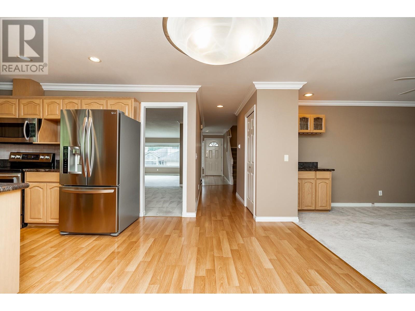 445a Bromley Street, Coquitlam, British Columbia  V3K 6N7 - Photo 4 - R2812069