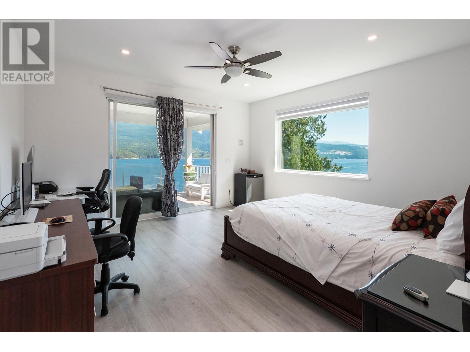 6406 N Gale Avenue, Sechelt, British Columbia  V7Z 0L1 - Photo 12 - R2812052