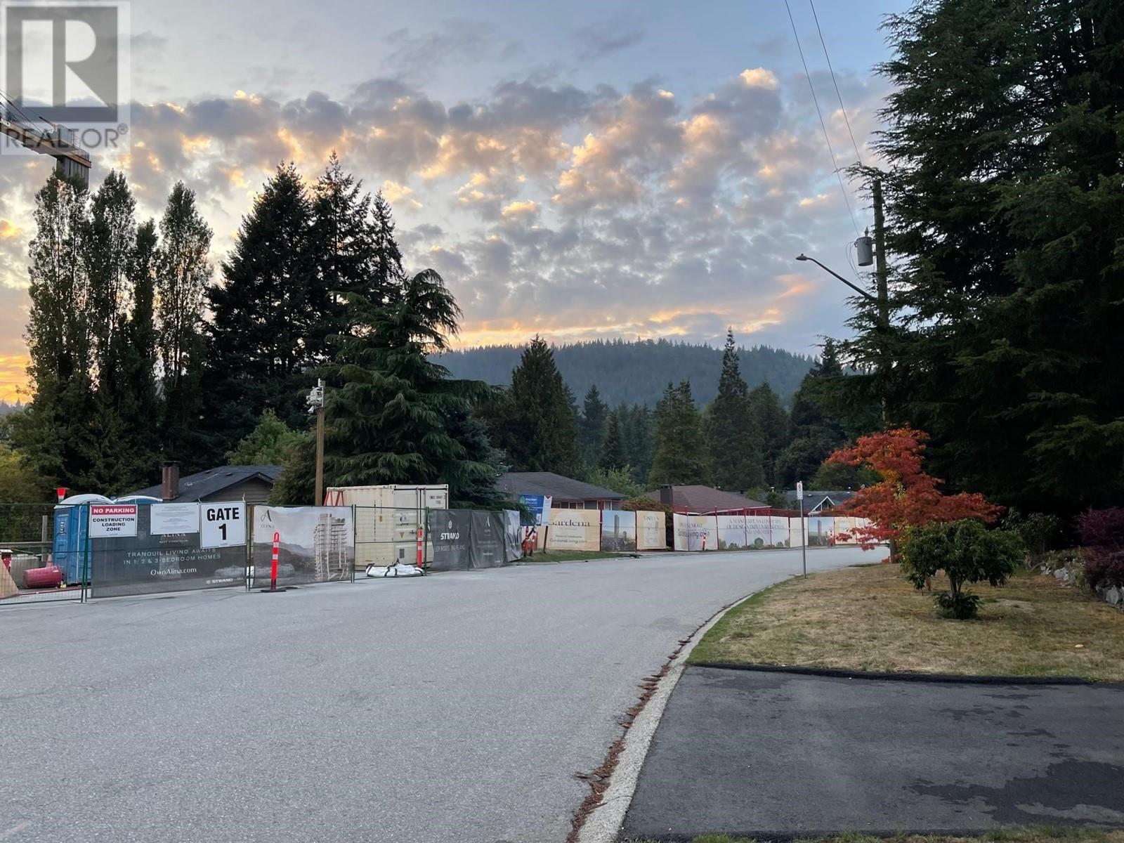 634 Gardena Drive, Coquitlam, British Columbia  V3J 3W5 - Photo 5 - R2810120