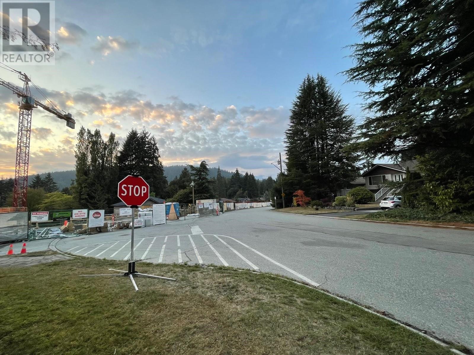 634 Gardena Drive, Coquitlam, British Columbia  V3J 3W5 - Photo 8 - R2810120