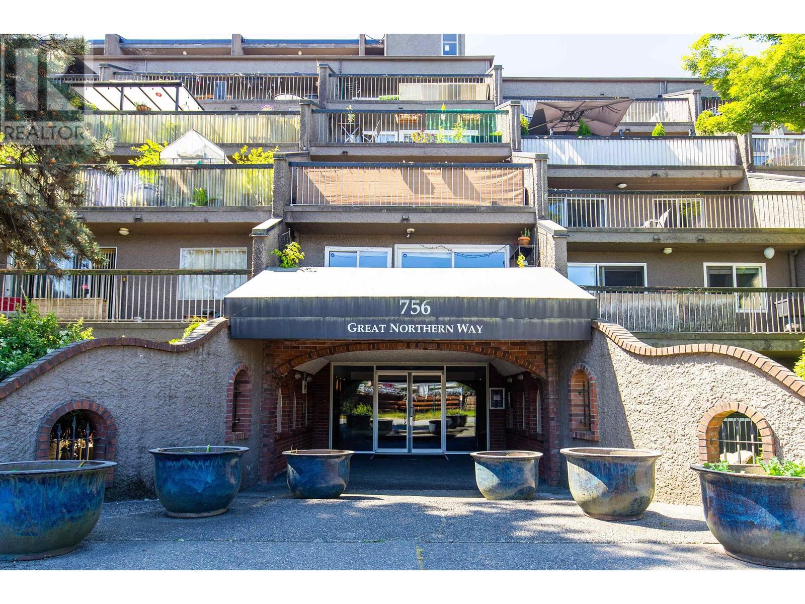204 756 GREAT NORTHERN WAY, vancouver, British Columbia