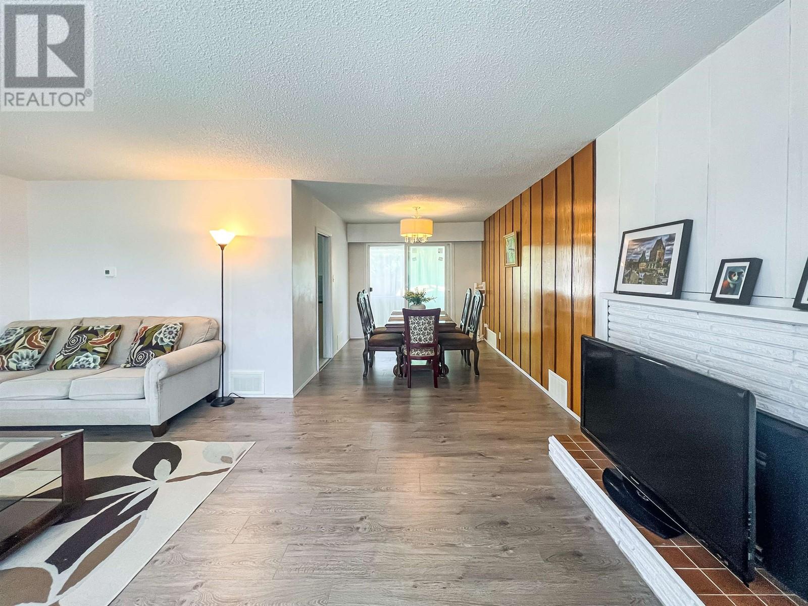 4388 Royal Oak Avenue, Burnaby, British Columbia  V5G 3M4 - Photo 4 - R2812176