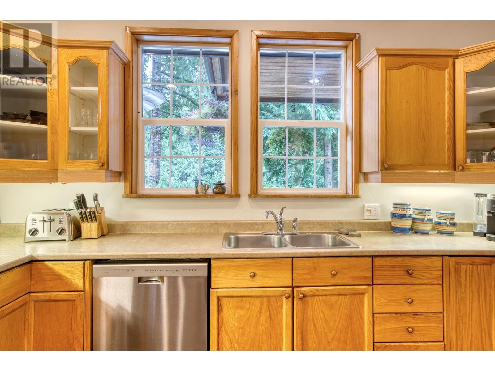 6979 Sechelt Inlet Road, Sechelt, British Columbia  V7Z 0P1 - Photo 13 - R2812287
