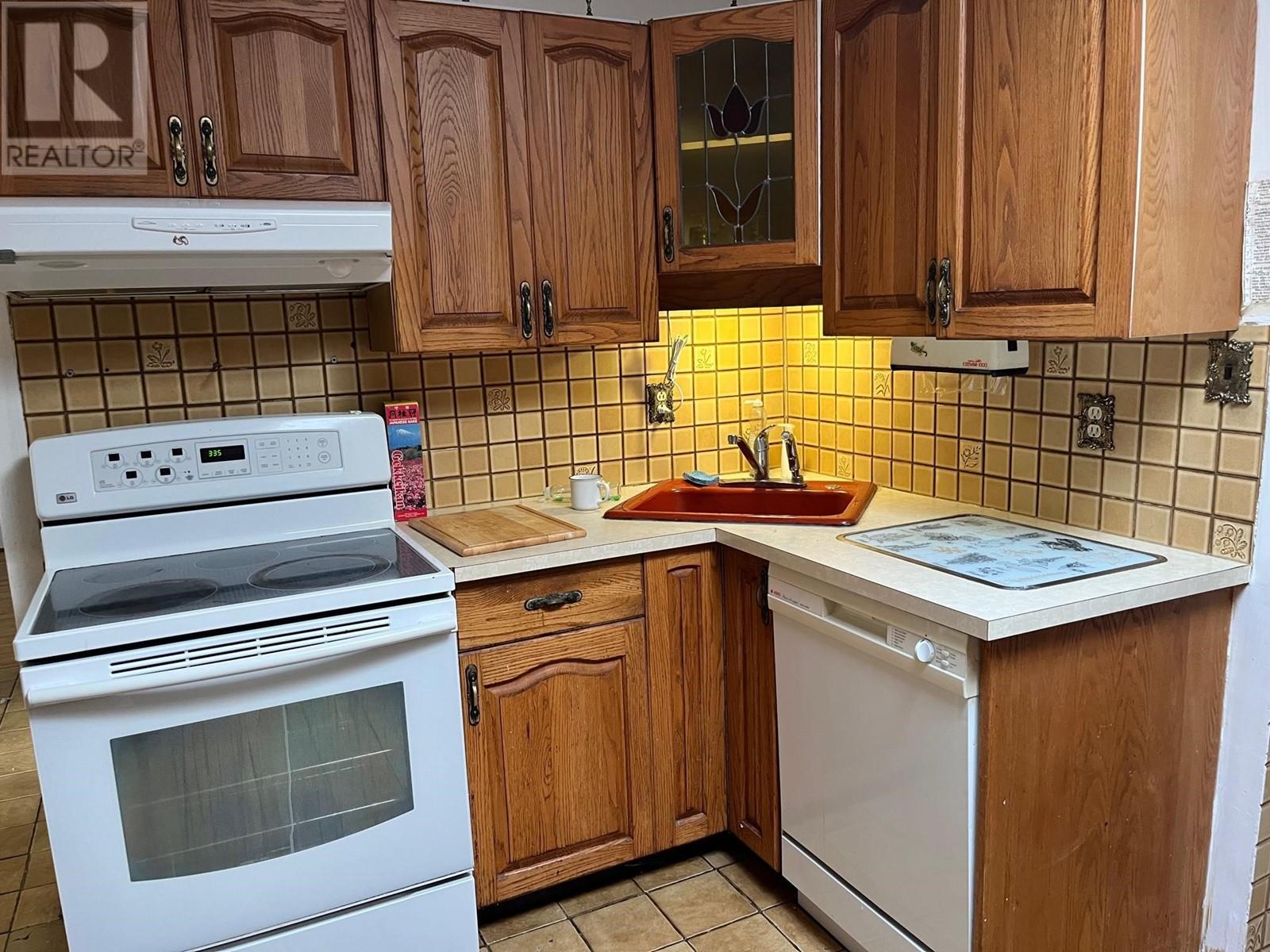 780 E 10th Street, North Vancouver, British Columbia  V7L 2G1 - Photo 4 - R2811525