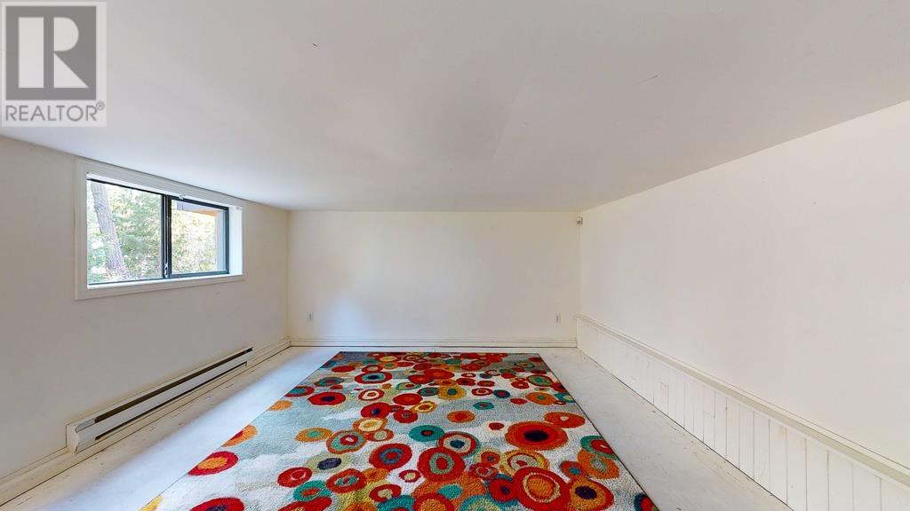 5449 Donley Drive, Halfmoon Bay, British Columbia  V7Z 1B9 - Photo 36 - R2812282