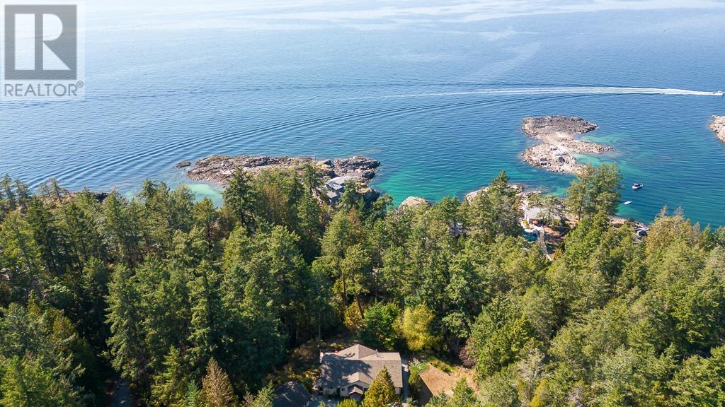 5449 Donley Drive, Halfmoon Bay, British Columbia  V7Z 1B9 - Photo 2 - R2812282