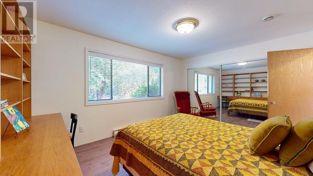 5449 Donley Drive, Halfmoon Bay, British Columbia  V7Z 1B9 - Photo 33 - R2812282